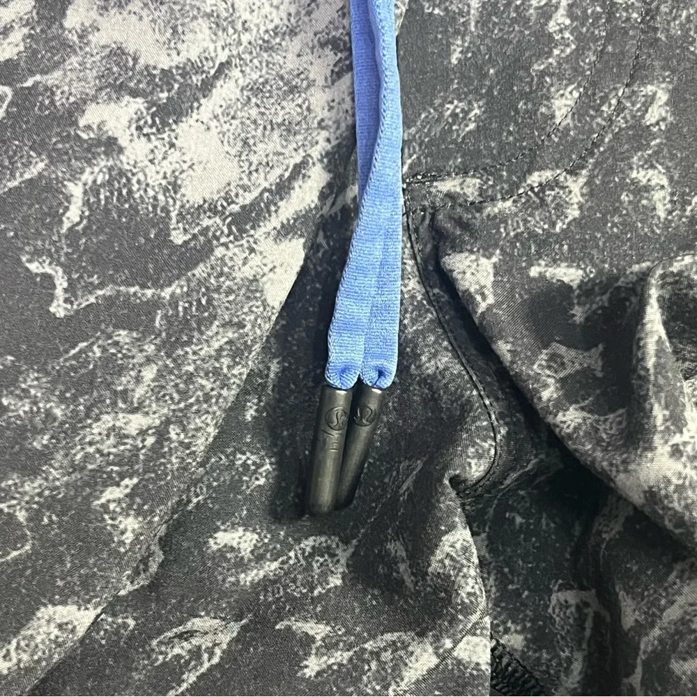 Lululemon Athletica Black and Gray‎ Athletic Shorts Size M